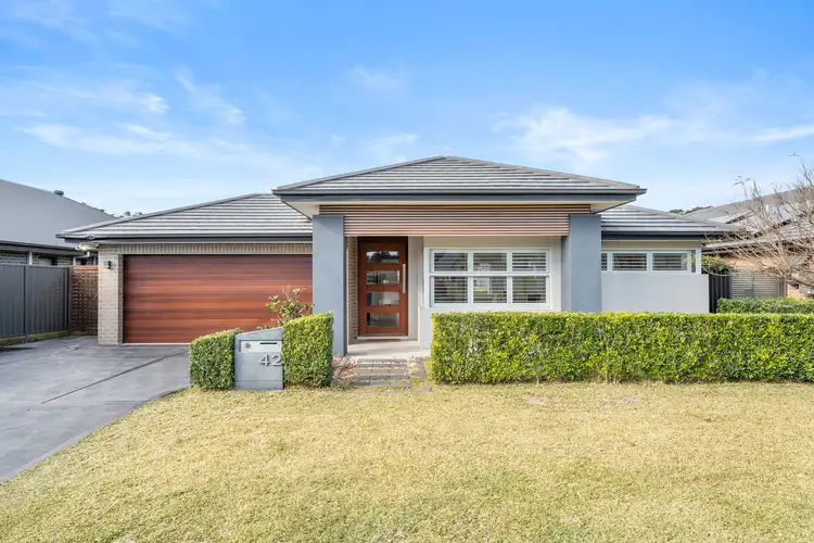 42 Apple Street, Fern Bay NSW 2295