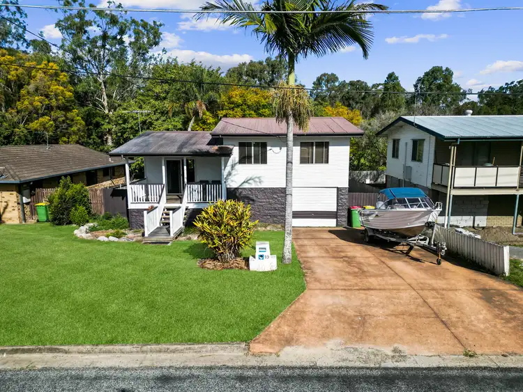 19 Knight Avenue, Silkstone QLD 4304