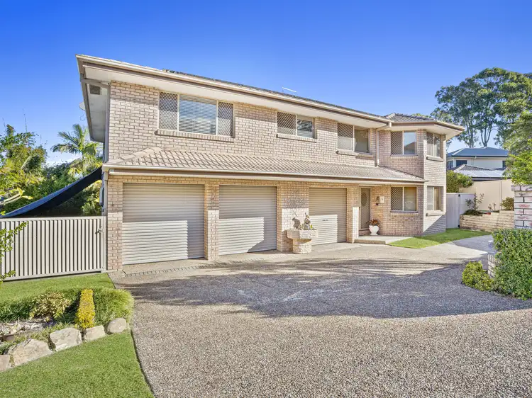 30 Carcoola Street, Benowa QLD 4217