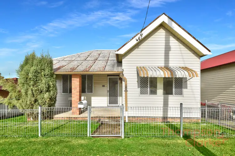 12 Gillies Street