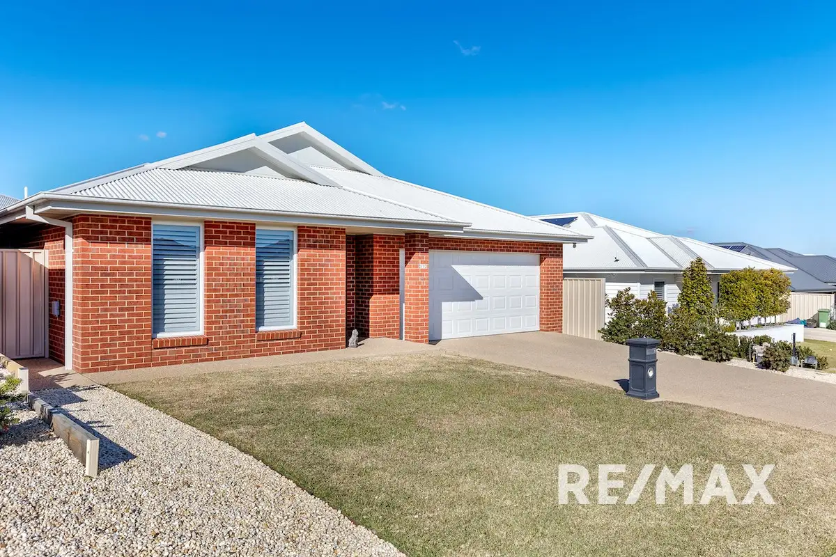 Main view of Homely apartment listing, 2/13 Jimberoo Loop, Gobbagombalin NSW 2650