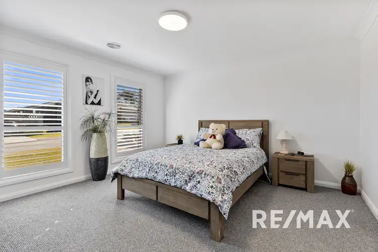 Second view of Homely apartment listing, 2/13 Jimberoo Loop, Gobbagombalin NSW 2650
