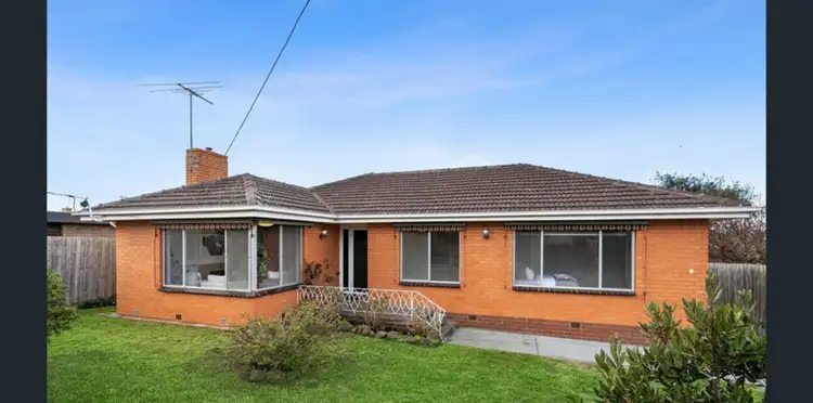 2 Berry Crt