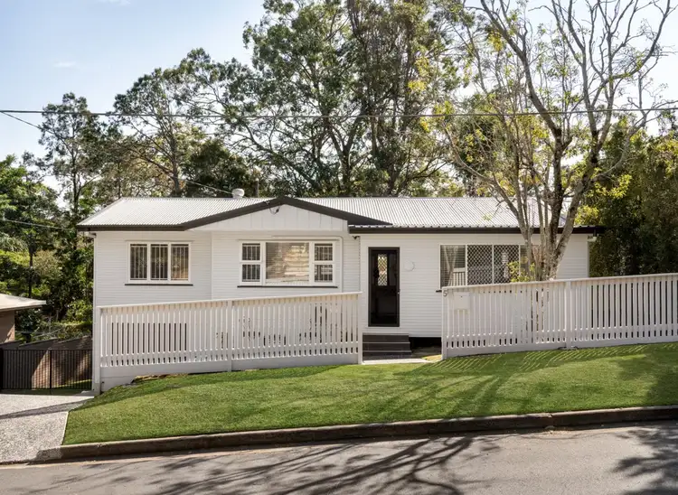 5 Amott Street, Stafford Heights QLD 4053