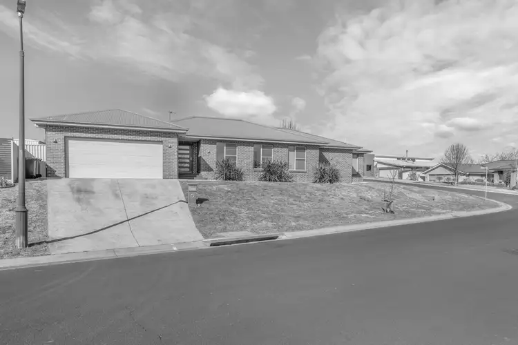 Second view of Homely house listing, 2 Mendel Drive, Kelso NSW 2795