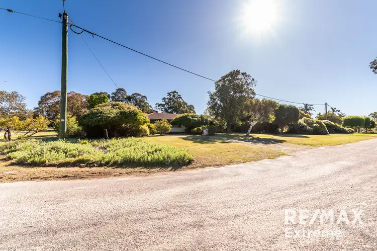 1 James Street, Mariginiup WA 6078