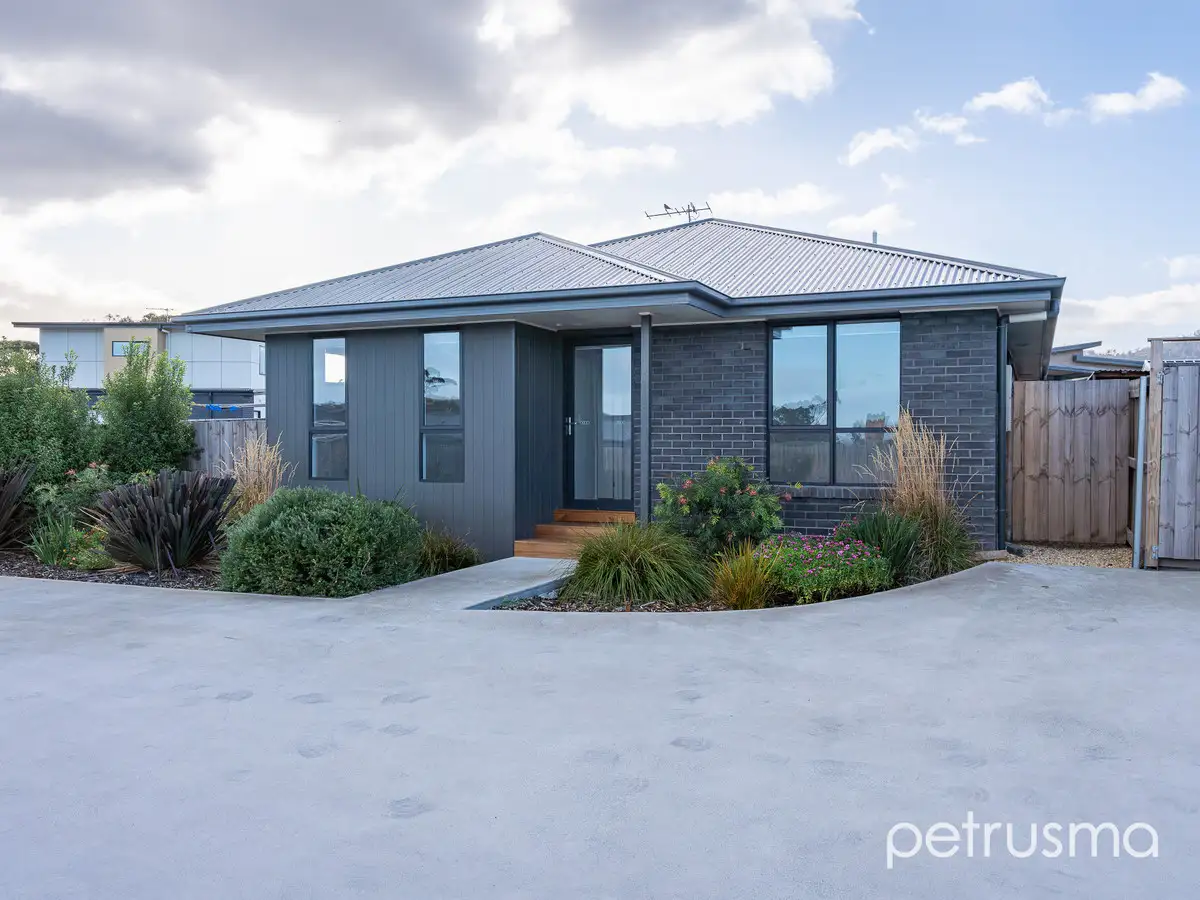 Main view of Homely unit listing, 2/11 Banksfield Street, Rokeby TAS 7019
