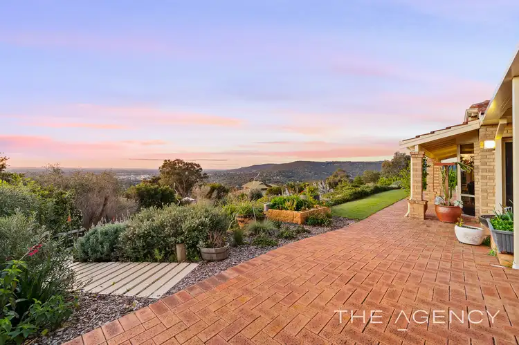 15 Rushton Terrace, Mount Nasura WA 6112