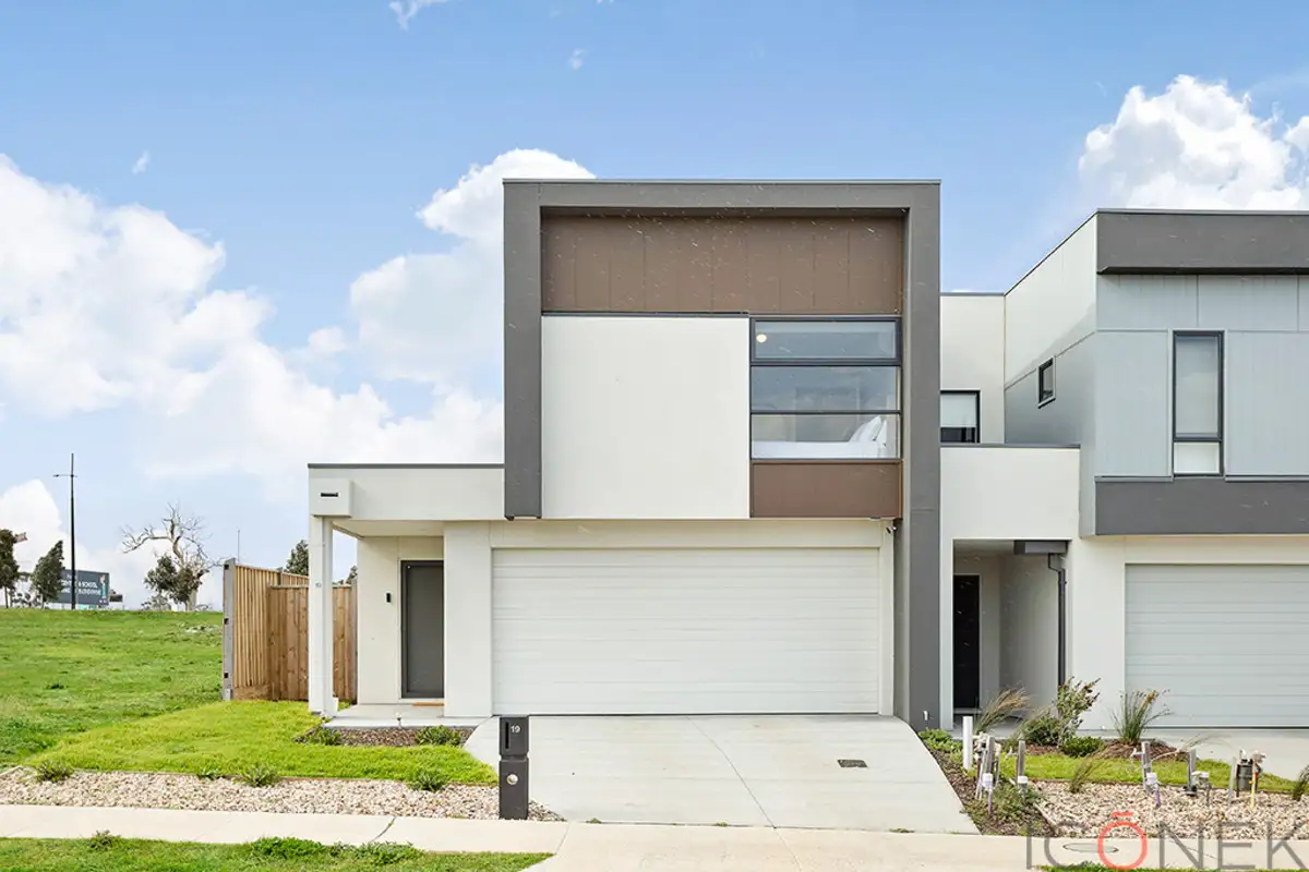 Main view of Homely house listing, 19 Tierra Circuit, Wollert VIC 3750