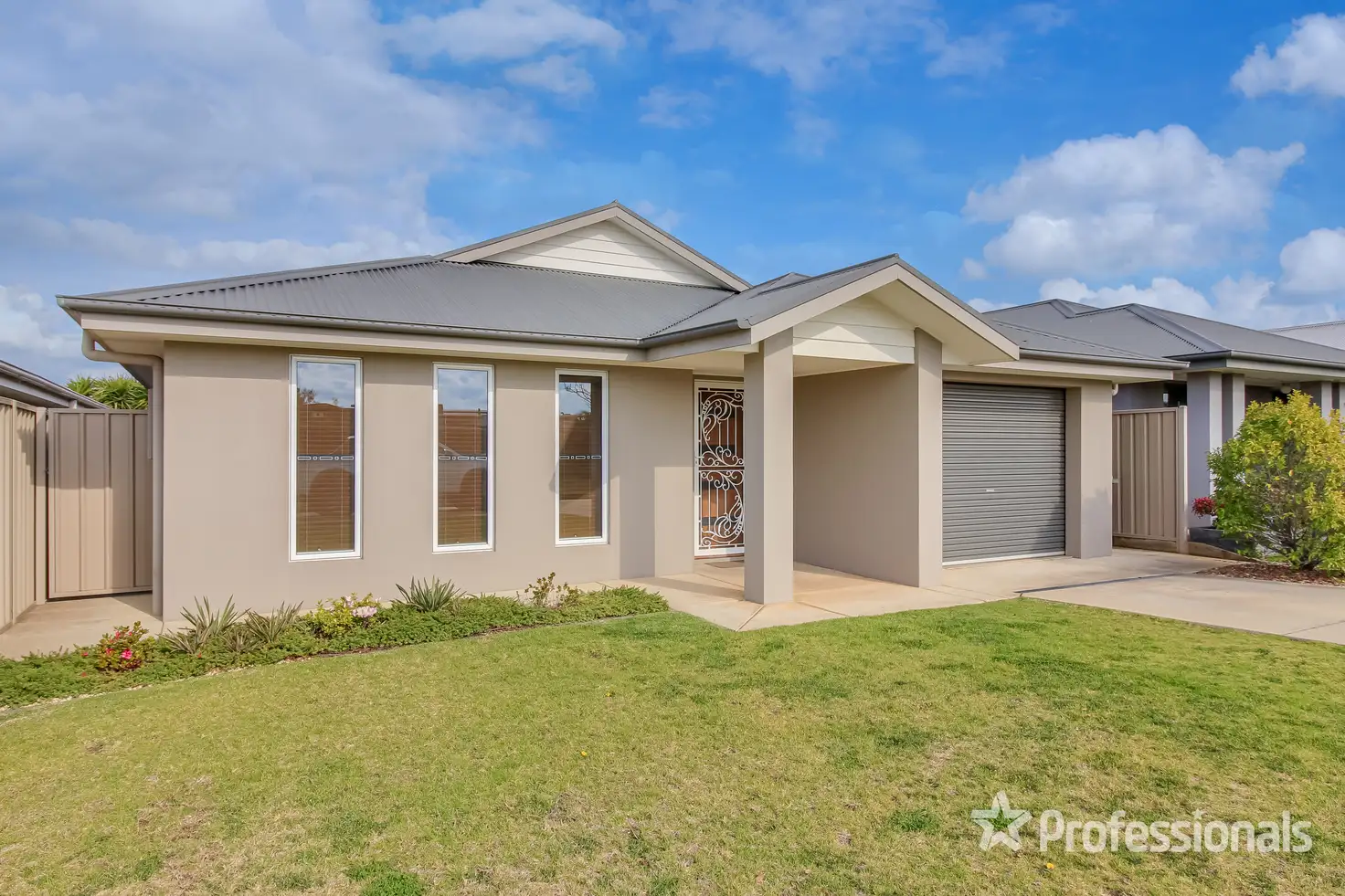 Main view of Homely villa listing, 4/124 Mima Street, Glenfield Park NSW 2650