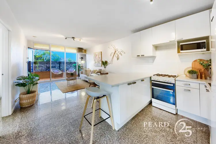 9/11 Wilton Place, Scarborough WA 6019