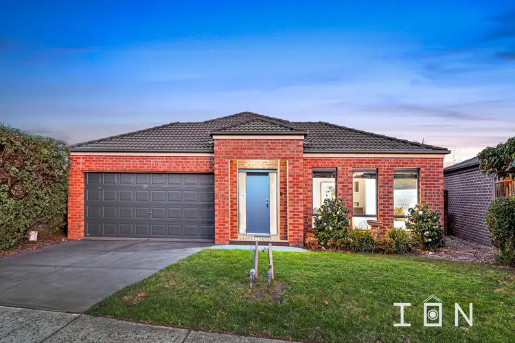 Fifth view of Homely house listing, 8 Hawkeseye Way, Cranbourne East VIC 3977