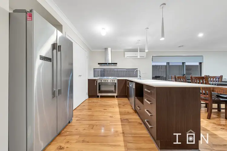 Fourth view of Homely house listing, 2 Pilmer Place, Cranbourne East VIC 3977