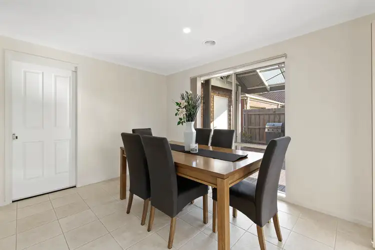 Sixth view of Homely house listing, 8 Jurang Way, Skye VIC 3977