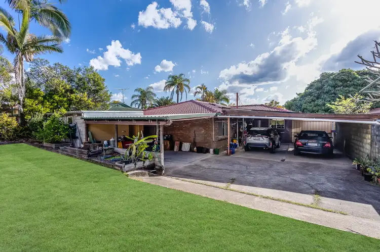 61 Dandenong Road, Jamboree Heights QLD 4074