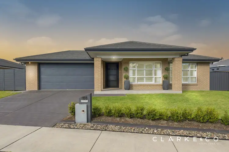 33 Swiftwing Close, Chisholm NSW 2322