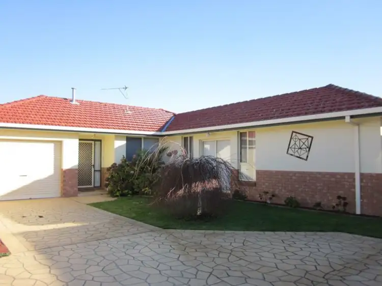 Main view of Homely townhouse listing, 4/215 Macarthur Street, Sale VIC 3850