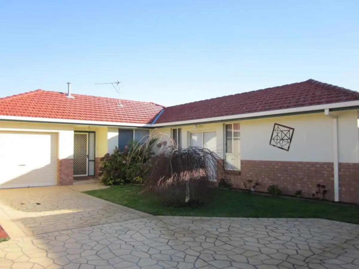 Main view of Homely townhouse listing, 4/215 Macarthur Street, Sale VIC 3850