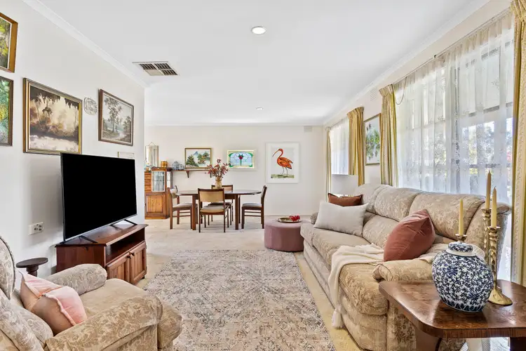Second view of Homely house listing, 2 Alonzo Court, Frankston VIC 3199