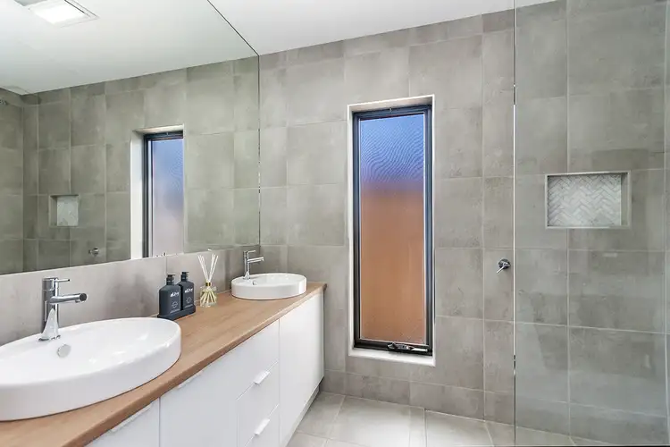 Third view of Homely house listing, 5 Drayton Place, Warrnambool VIC 3280
