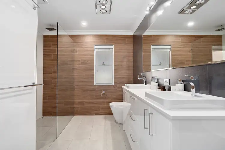 33 Wotton Street, Camp Hill QLD 4152