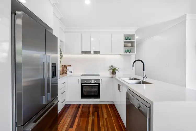 Second view of Homely house listing, 8 Cavell Street, Birkdale QLD 4159