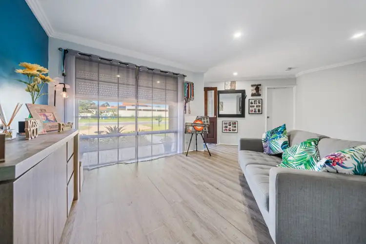 Sixth view of Homely house listing, 2 Mangrove Circuit, Banksia Grove WA 6031