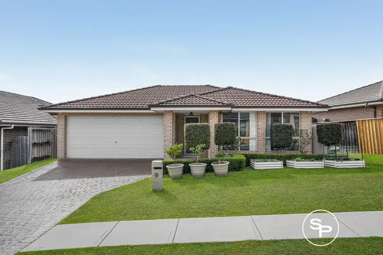 9 Gardiner Crescent, Elderslie NSW 2570