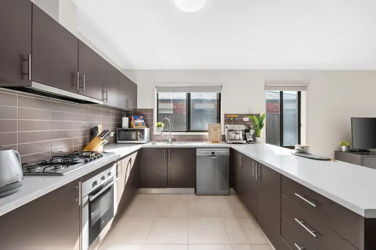Fifth view of Homely house listing, 18 Speechley Court, Sale VIC 3850