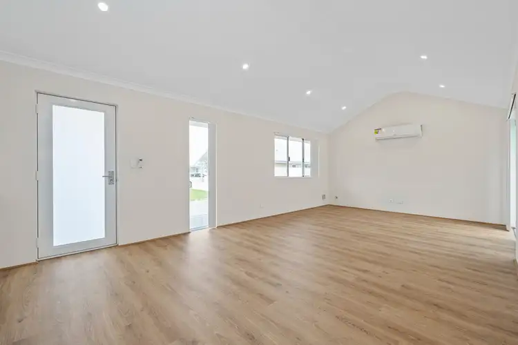 Seventh view of Homely house listing, 4/26 Bushlark Turn, Erskine WA 6210