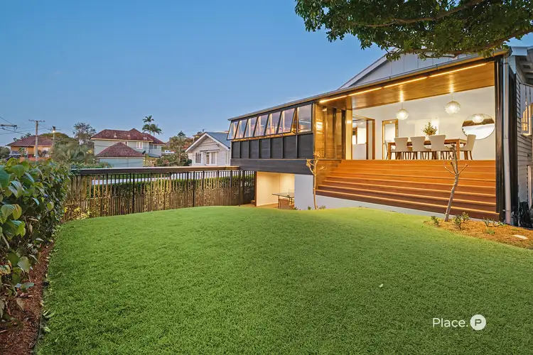 19 White Avenue, Coorparoo QLD 4151