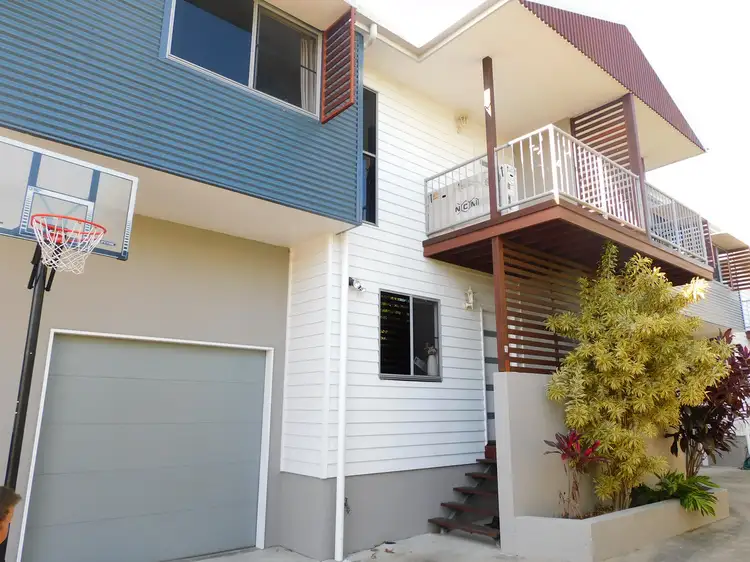 Main view of Homely townhouse listing, 2/104 Goldsmith, South Mackay QLD 4740