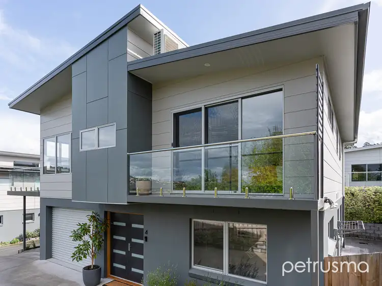 4/5 Wells Parade, Blackmans Bay TAS 7052