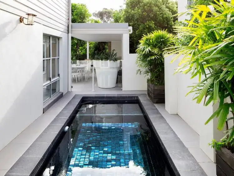 8 Seagull Avenue, Mermaid Beach QLD 4218