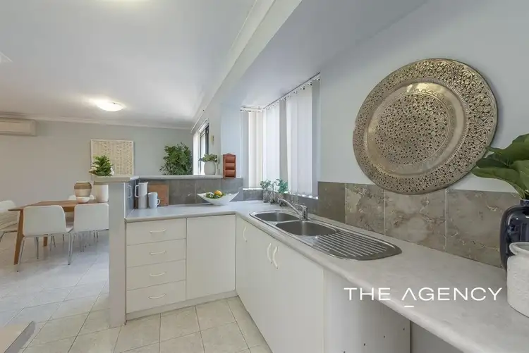 Fifth view of Homely house listing, 2/10 Langbank Close, Kinross WA 6028