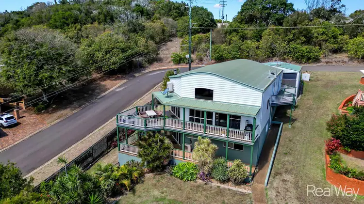 1 Hilltop Avenue, Qunaba QLD 4670