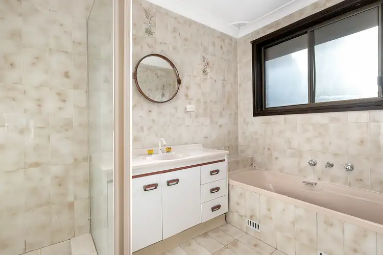 Sixth view of Homely house listing, 2 Pierce Close, Prairiewood NSW 2176