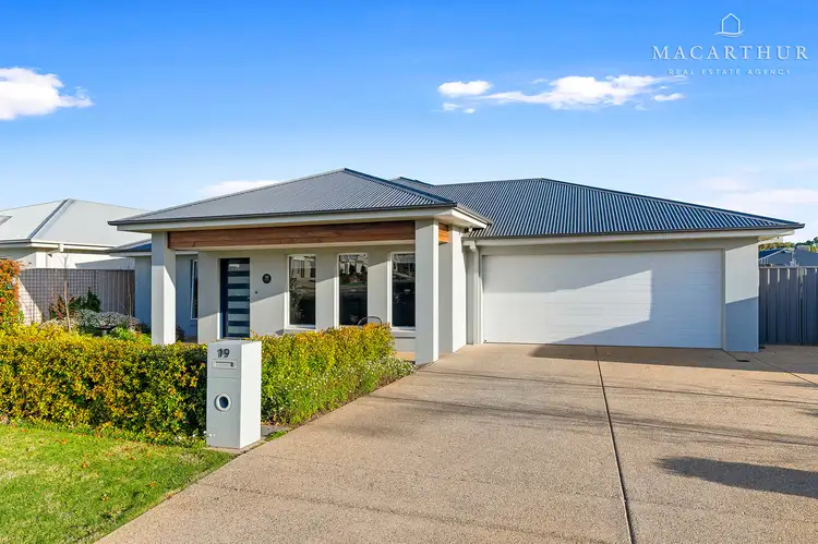 19 Wiveon Street, Gobbagombalin NSW 2650