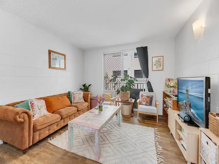 Second view of Homely unit listing, 2/5 Mahia Terrace, Kings Beach QLD 4551