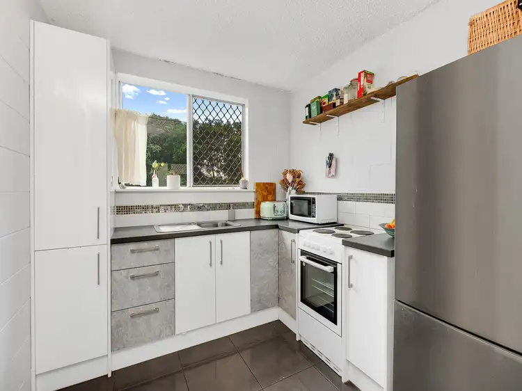 Fifth view of Homely unit listing, 2/5 Mahia Terrace, Kings Beach QLD 4551