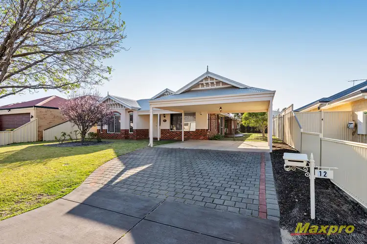 12 Woodside Loop, Beckenham WA 6107