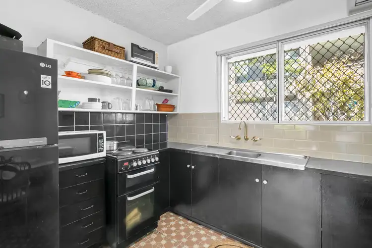 Fourth view of Homely unit listing, 2/552 Sandgate Road, Clayfield QLD 4011