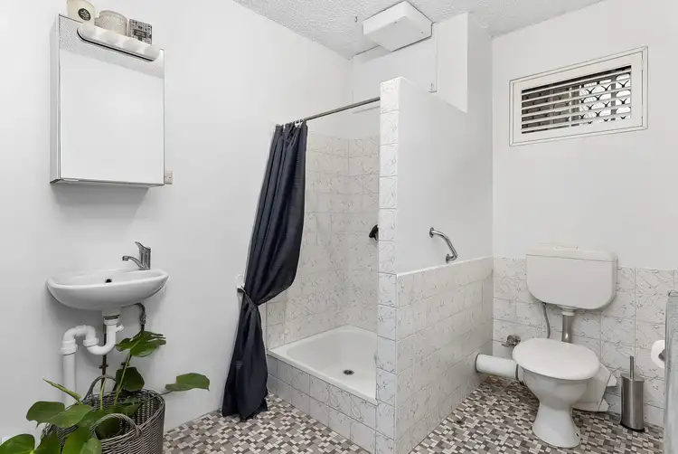 Fifth view of Homely unit listing, 2/552 Sandgate Road, Clayfield QLD 4011