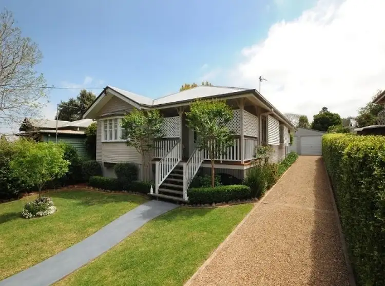 13 Collins Street, Mount Lofty QLD 4350