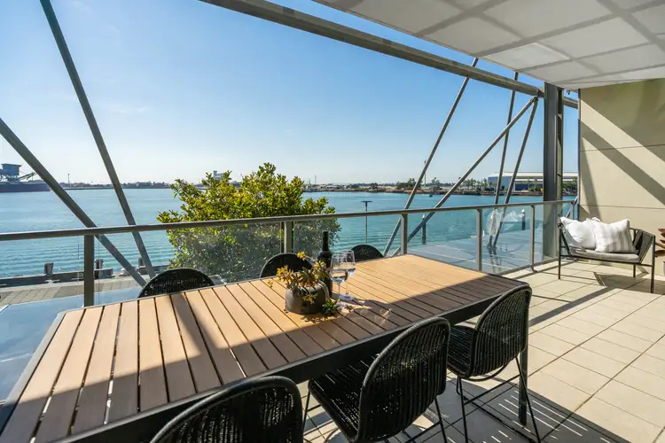 103/3A Honeysuckle Drive, Newcastle NSW 2300