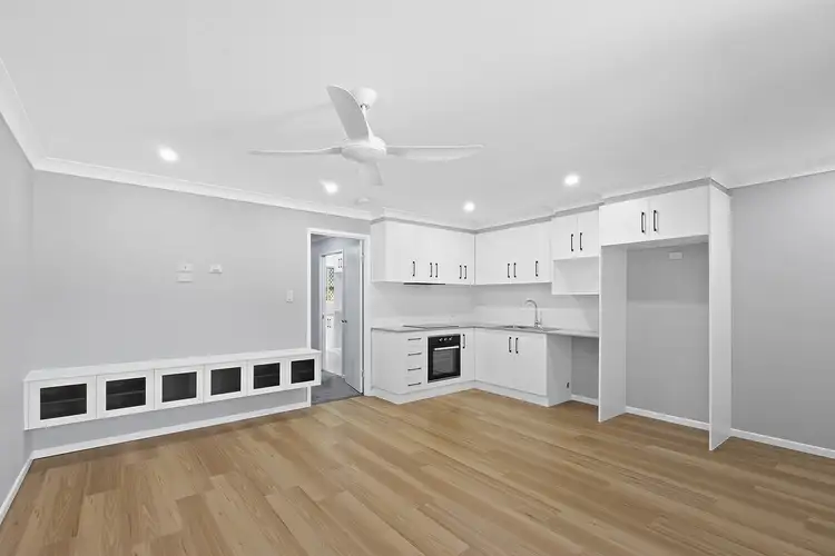 2/1a Fanny Street, Newtown QLD 4350