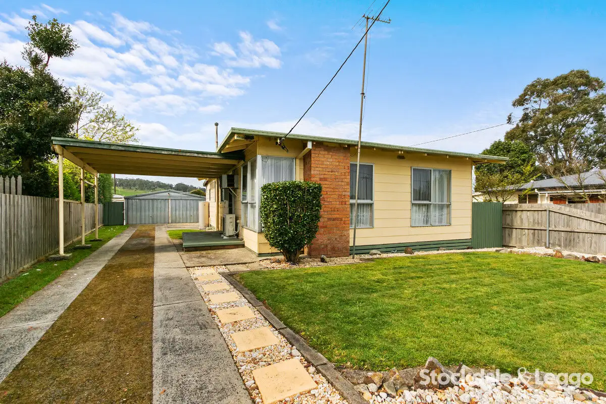 Main view of Homely house listing, 10 Anderson Avenue, Yallourn North VIC 3825
