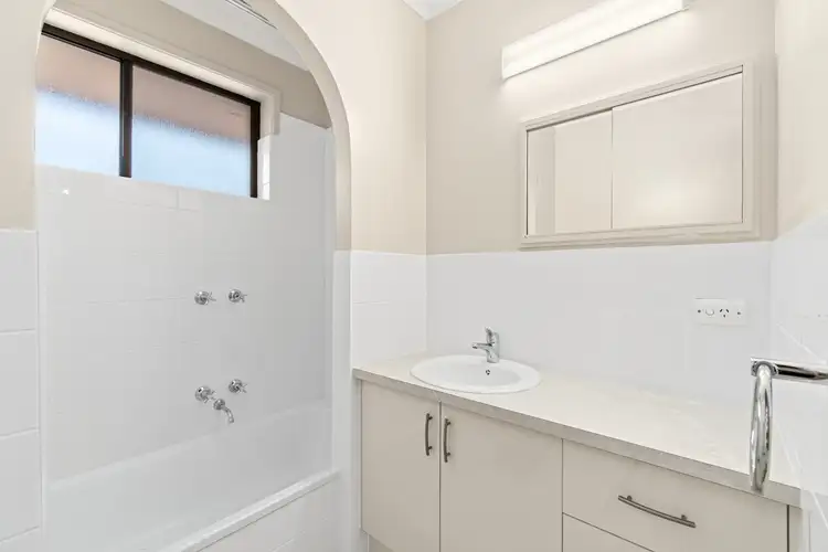 Sixth view of Homely unit listing, 1/72 Lansdowne Street, Sale VIC 3850