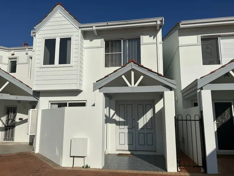 20 Baruna Court