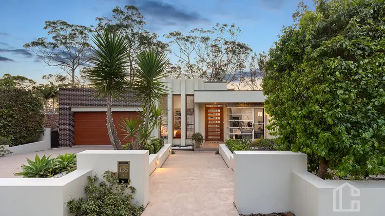 135 Governors Drive, Lapstone NSW 2773